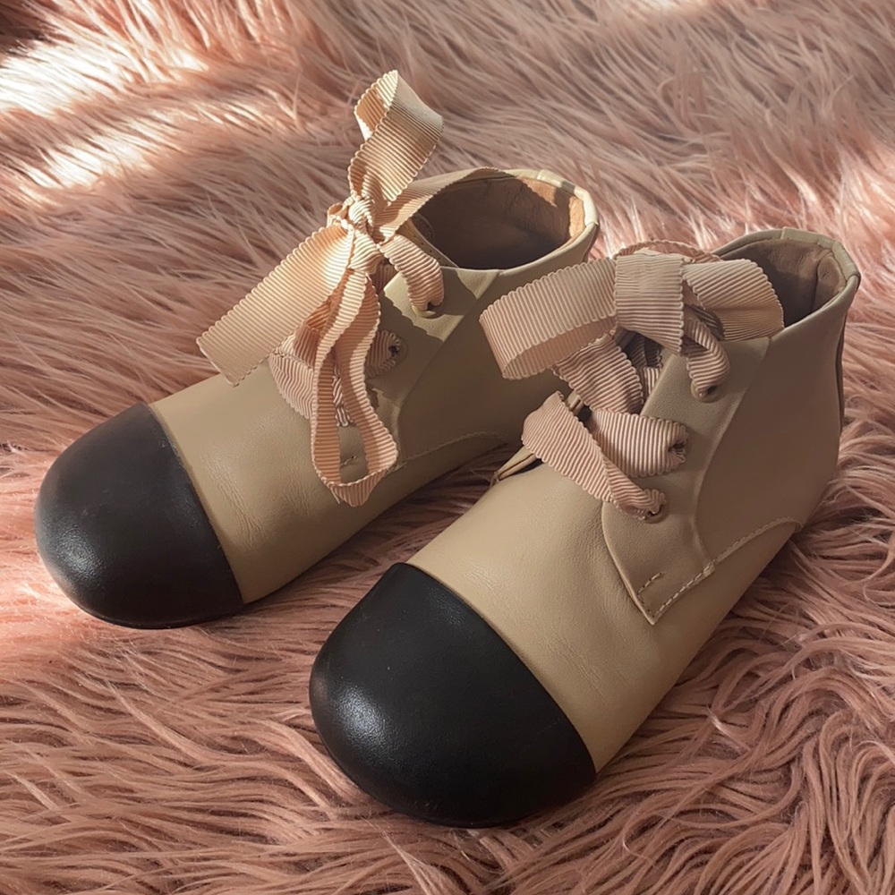 Age of innocence boots